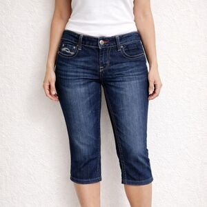Maurices Capri Jeans Women's Size 5/6 Cotton Stretch Dark Wash Slimming Effect